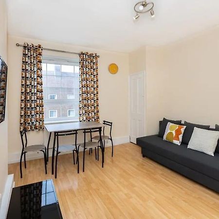 דירות לונדון Tranquil 1Br In South Bank With Onsite Parking מראה חיצוני תמונה