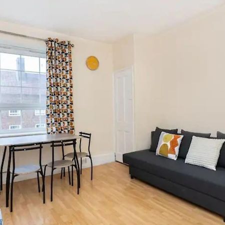 דירות לונדון Tranquil 1Br In South Bank With Onsite Parking מראה חיצוני תמונה