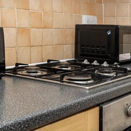 דירות לונדון Tranquil 1Br In South Bank With Onsite Parking מראה חיצוני תמונה