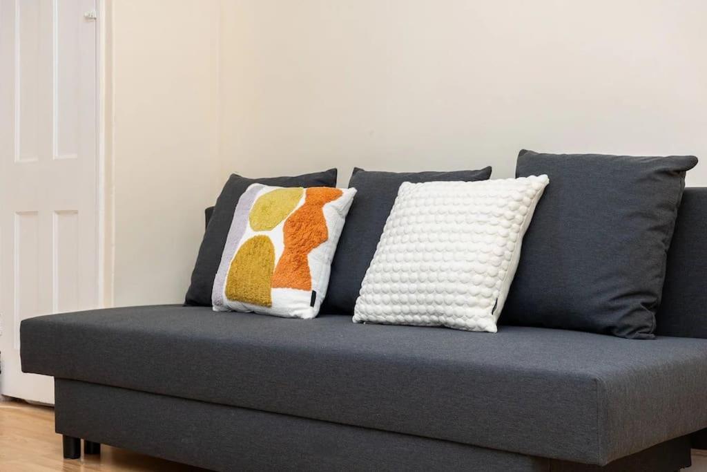דירות לונדון Tranquil 1Br In South Bank With Onsite Parking מראה חיצוני תמונה