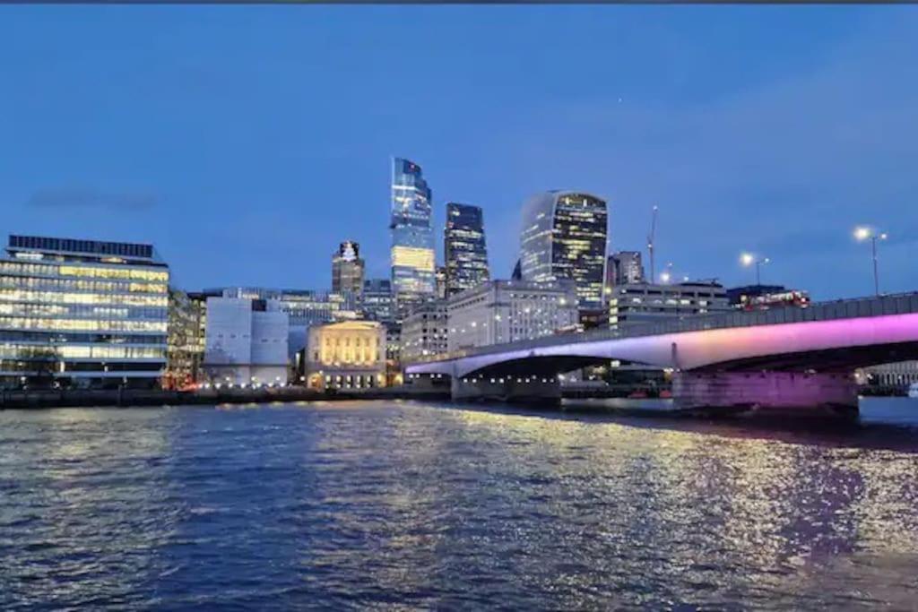 דירות לונדון Tranquil 1Br In South Bank With Onsite Parking מראה חיצוני תמונה